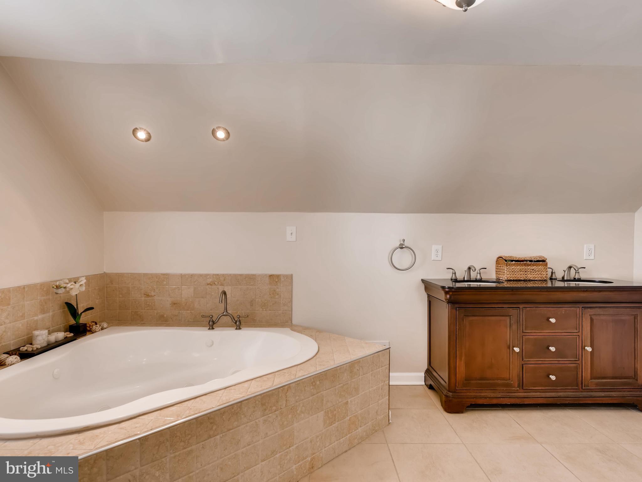 3613 Latham Road Baltimore, MD 21207 - Photo 8 of 28