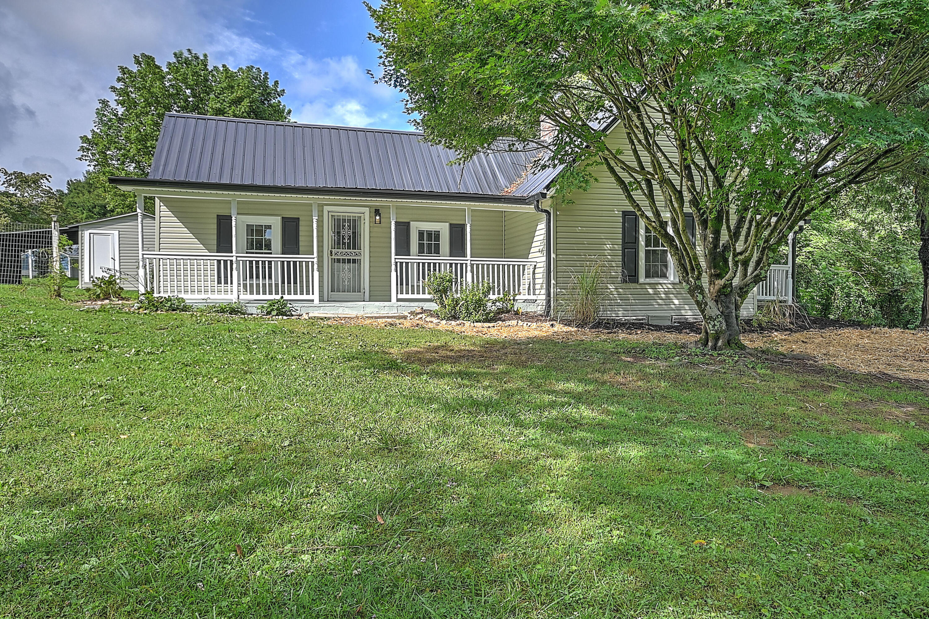 2110 David Miller Road Johnson City, TN 37604 - Photo 2 of 41 IMG_0763