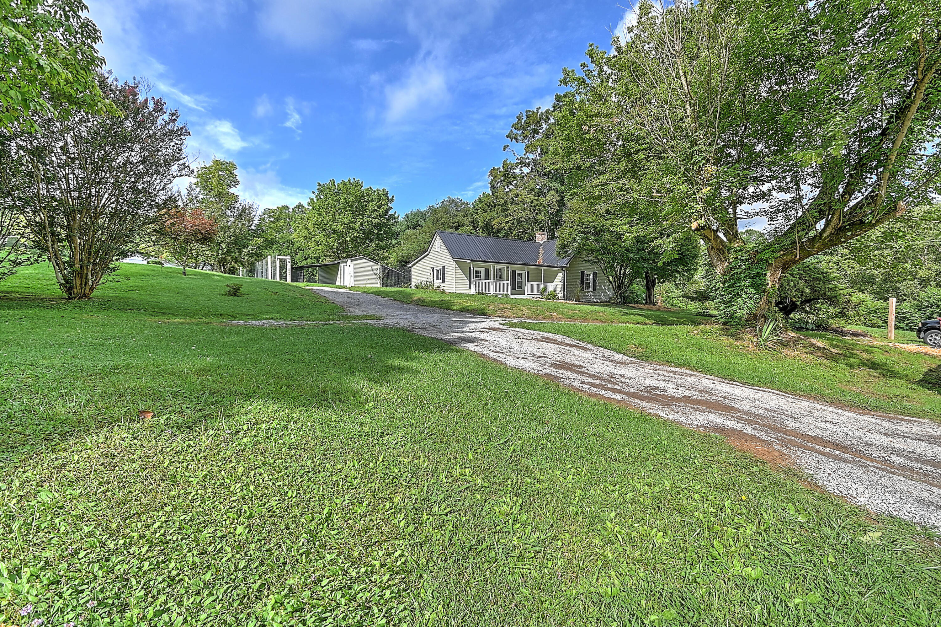 2110 David Miller Road Johnson City, TN 37604 - Photo 5 of 41 IMG_0765