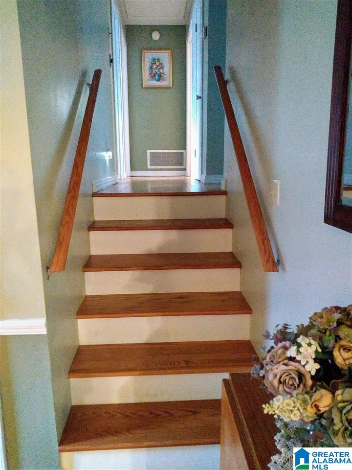 706 Hilltop Road Warrior, AL 35180 - Photo 8 of 14