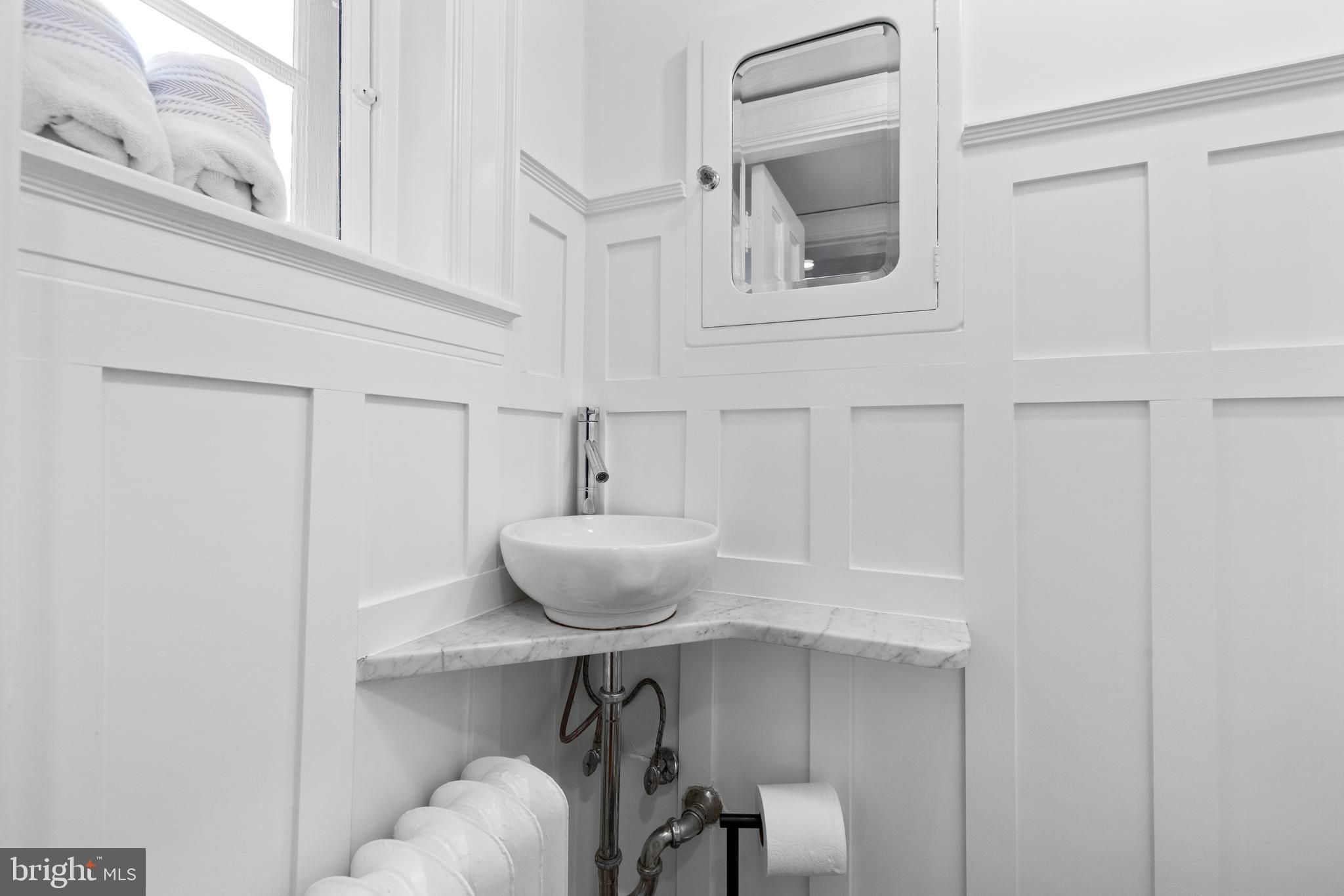 10 Whitfield Road Baltimore, MD 21210 - Photo 35 of 76 Powder Room