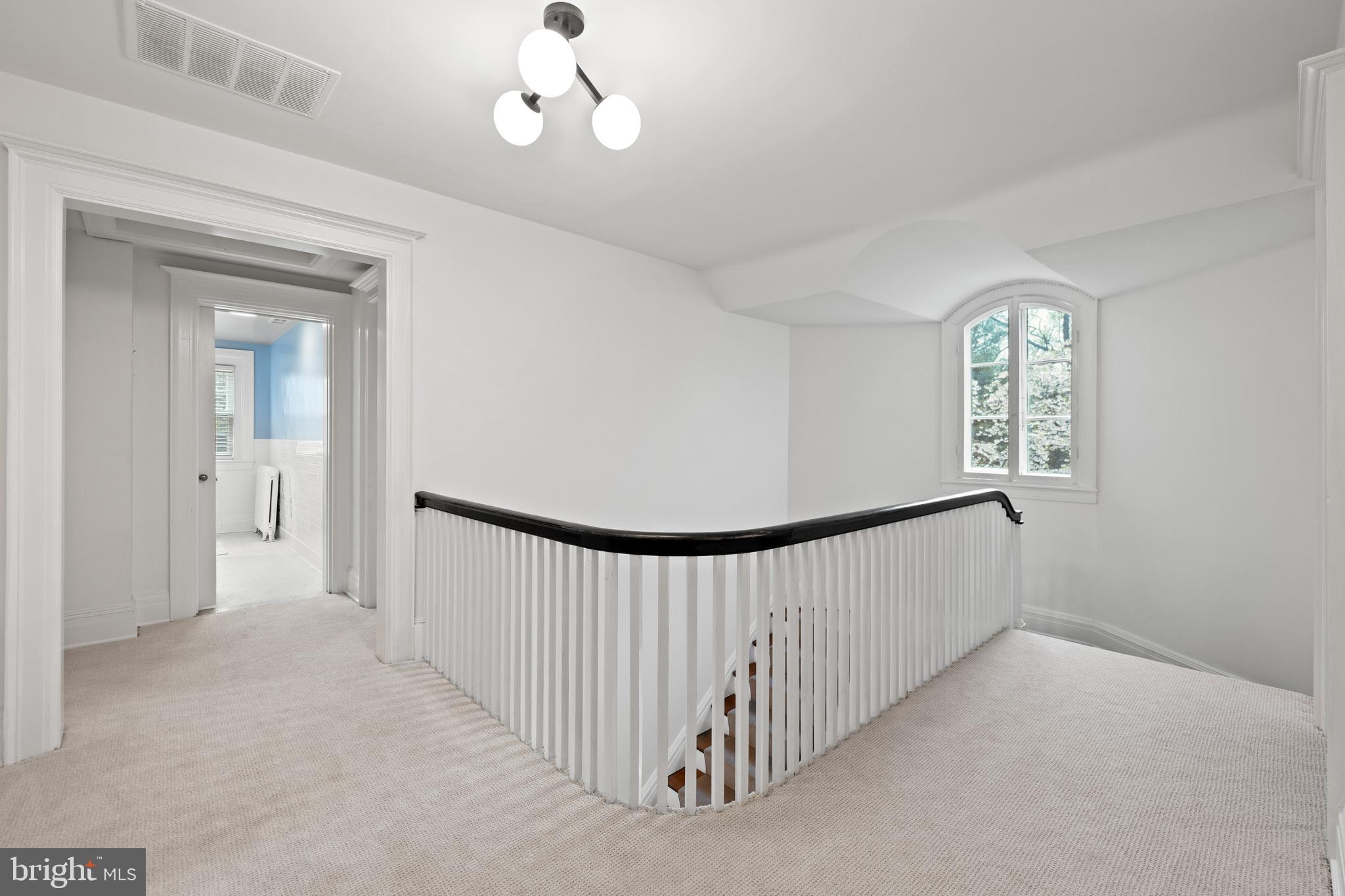 10 Whitfield Road Baltimore, MD 21210 - Photo 54 of 76 3rd Floor Hall