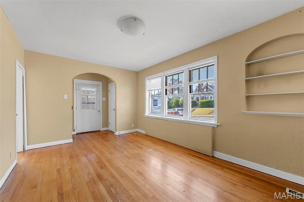 8738 Partridge Avenue St. Louis, MO 63147 - Photo 15 of 27