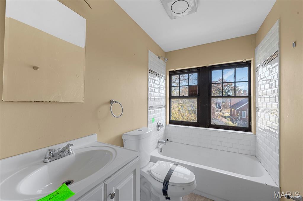 8738 Partridge Avenue St. Louis, MO 63147 - Photo 17 of 27