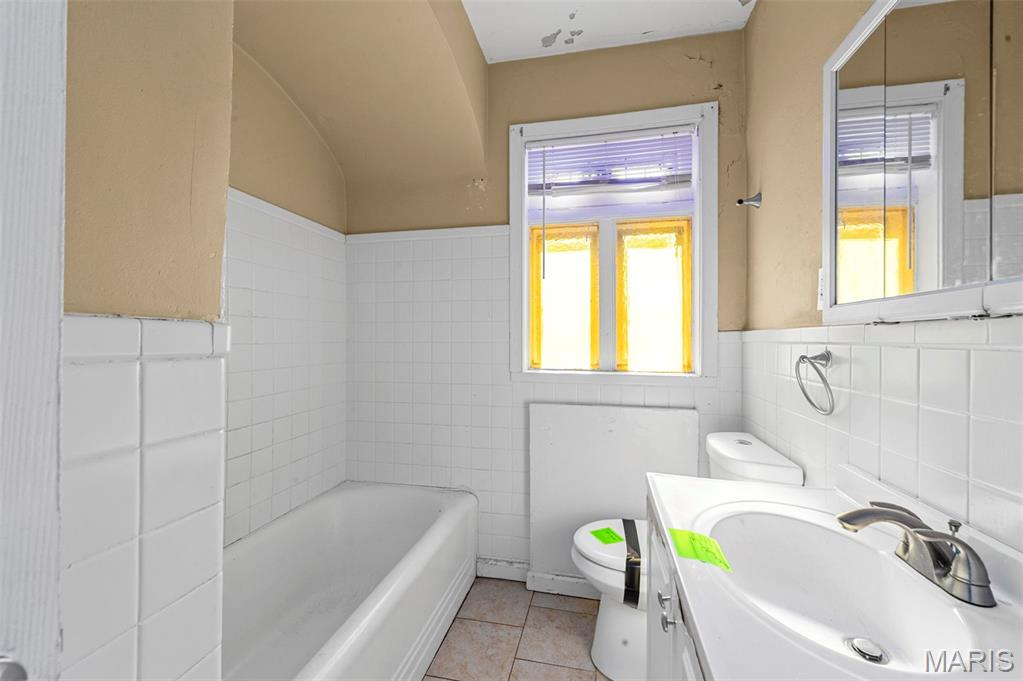 8738 Partridge Avenue St. Louis, MO 63147 - Photo 10 of 27