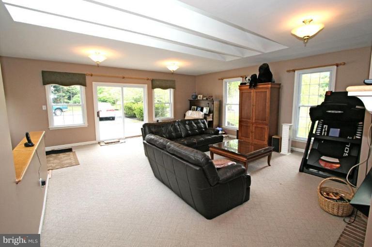 14376 Clearview Avenue Gainesville, VA 20155 - Photo 20 of 22 Family Room #2