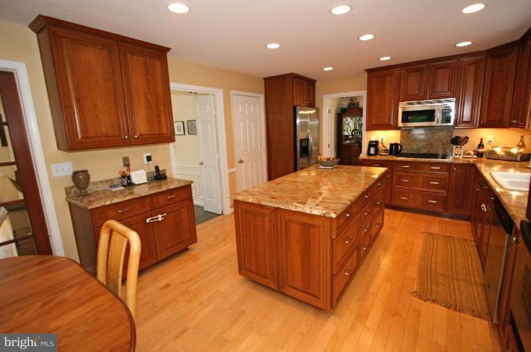 14376 Clearview Avenue Gainesville, VA 20155 - Photo 7 of 22 Kitchen #2