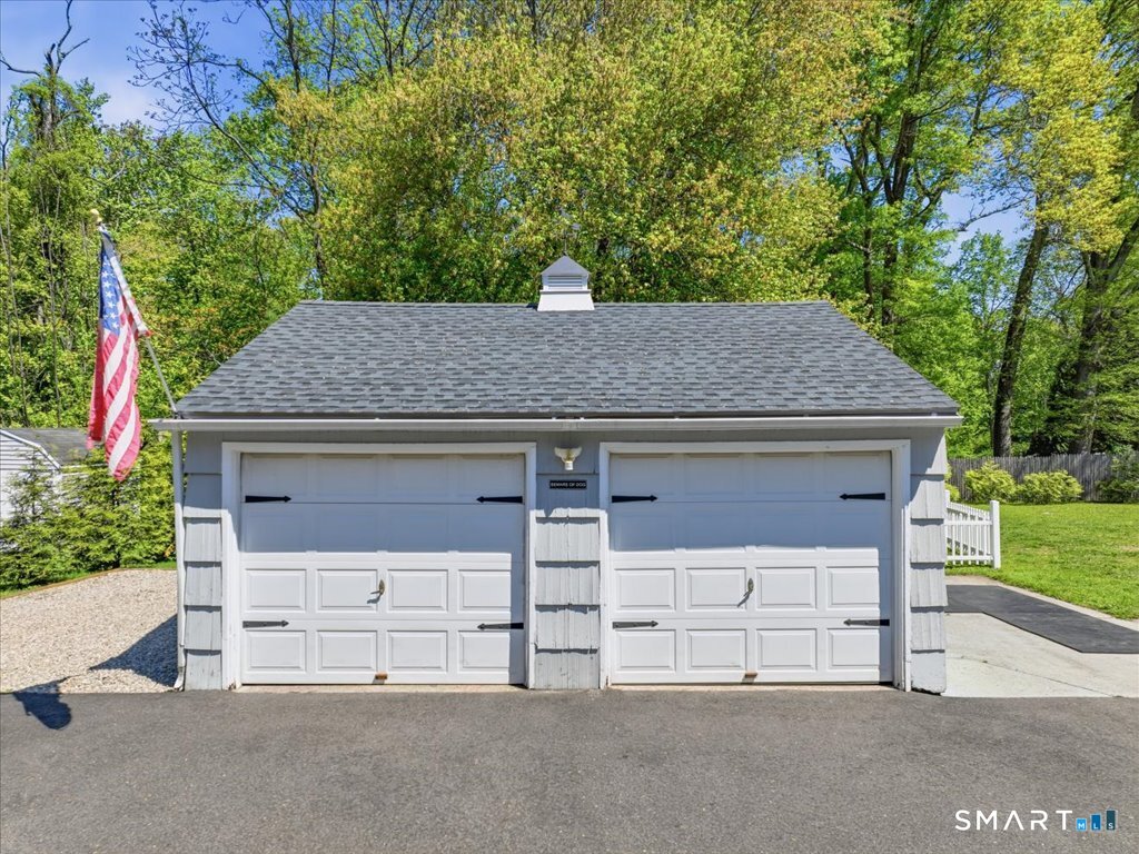 131 Oronoque Road Milford, CT 06461 - Photo 3 of 40