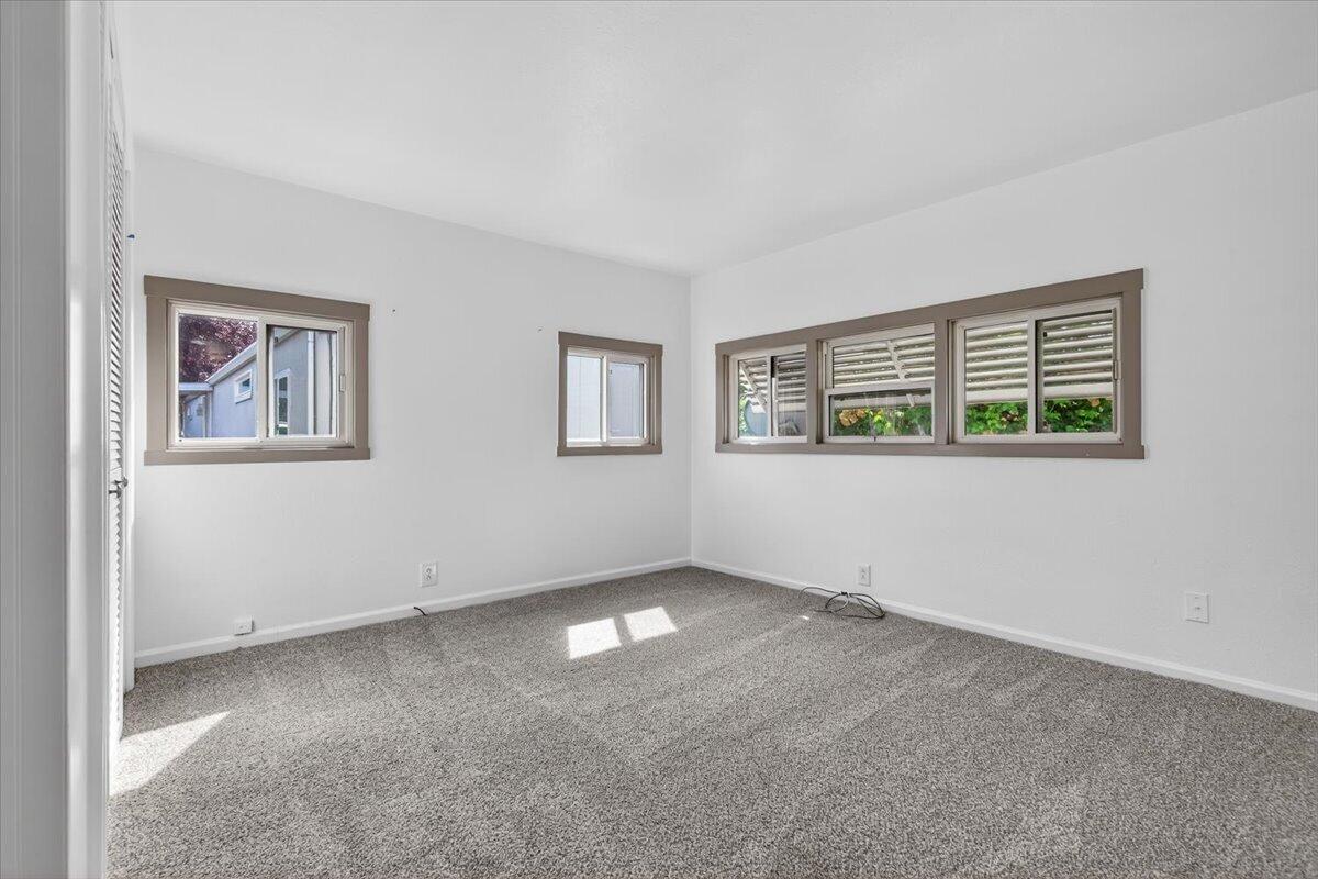 2252 Table Rock Road, Unit SPC 91 Medford, OR 97501 - Photo 9 of 16 13-13