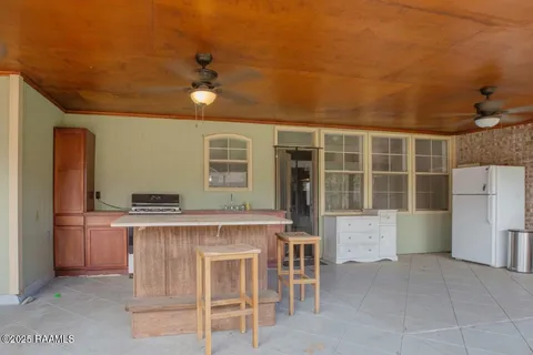 $379,000 | 102 Gaslight Lane, Youngsville, LA 70592