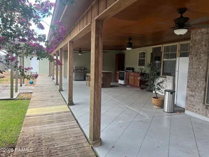$379,000 | 102 Gaslight Lane, Youngsville, LA 70592