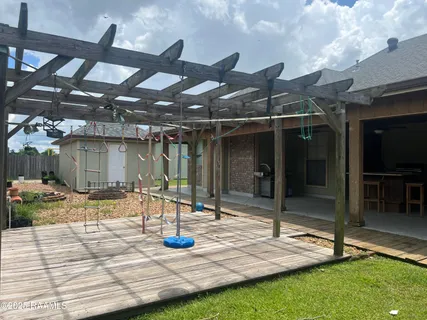 $379,000 | 102 Gaslight Lane, Youngsville, LA 70592