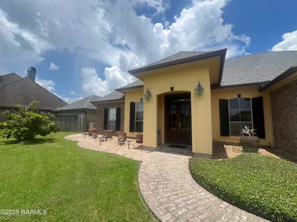 $379,000 | 102 Gaslight Lane, Youngsville, LA 70592
