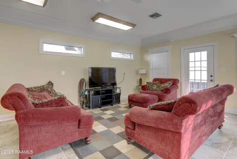 $379,000 | 102 Gaslight Lane, Youngsville, LA 70592