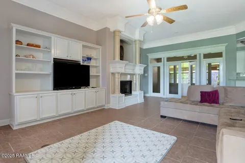 $379,000 | 102 Gaslight Lane, Youngsville, LA 70592