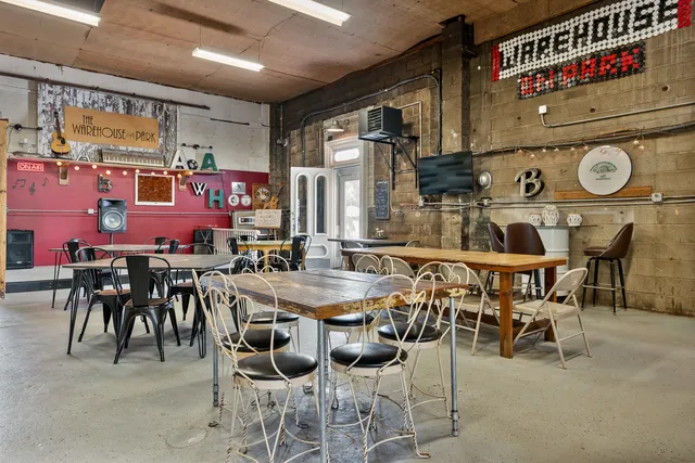 a view of a pathway with buildings