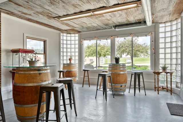 $750,000 | 662 Park Avenue, Genoa, IL 60135