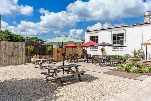 $750,000 | 662 Park Avenue, Genoa, IL 60135