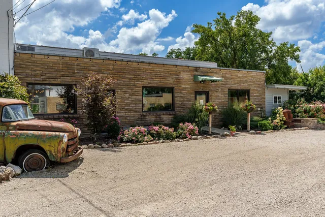 $750,000 | 662 Park Avenue, Genoa, IL 60135