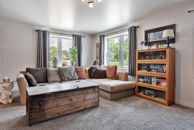 $750,000 | 662 Park Avenue, Genoa, IL 60135