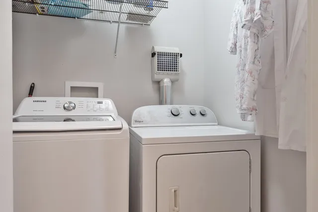 $750,000 | 662 Park Avenue, Genoa, IL 60135