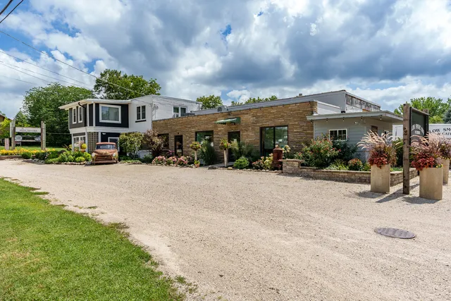$750,000 | 662 Park Avenue, Genoa, IL 60135