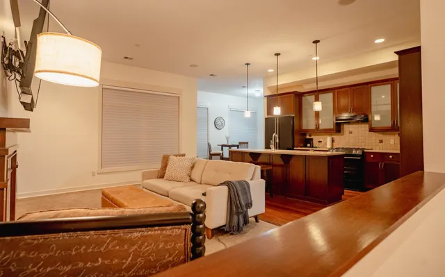 $540,000 | 714 Linden Street, Mendota Heights, MN 55118