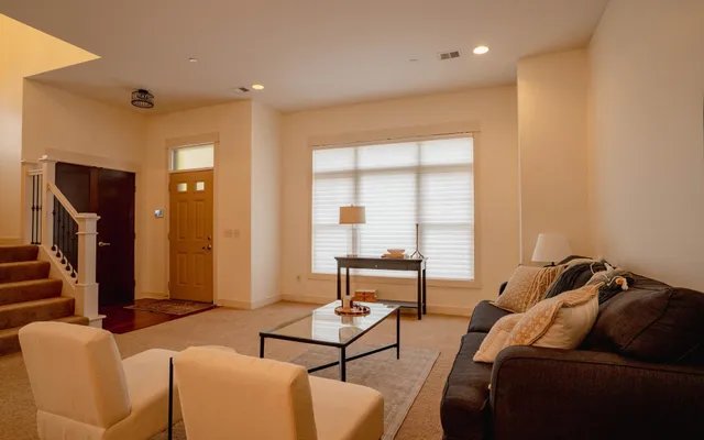 $540,000 | 714 Linden Street, Mendota Heights, MN 55118