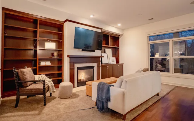 $540,000 | 714 Linden Street, Mendota Heights, MN 55118