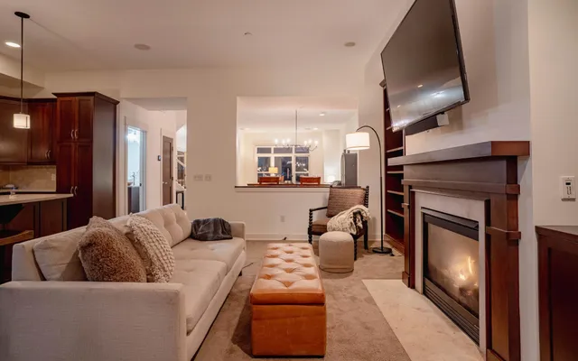 $540,000 | 714 Linden Street, Mendota Heights, MN 55118