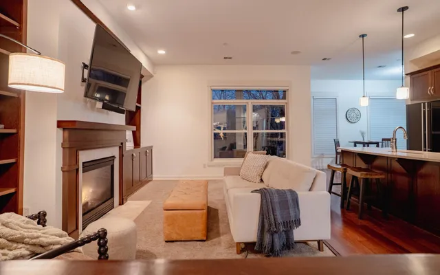 $540,000 | 714 Linden Street, Mendota Heights, MN 55118