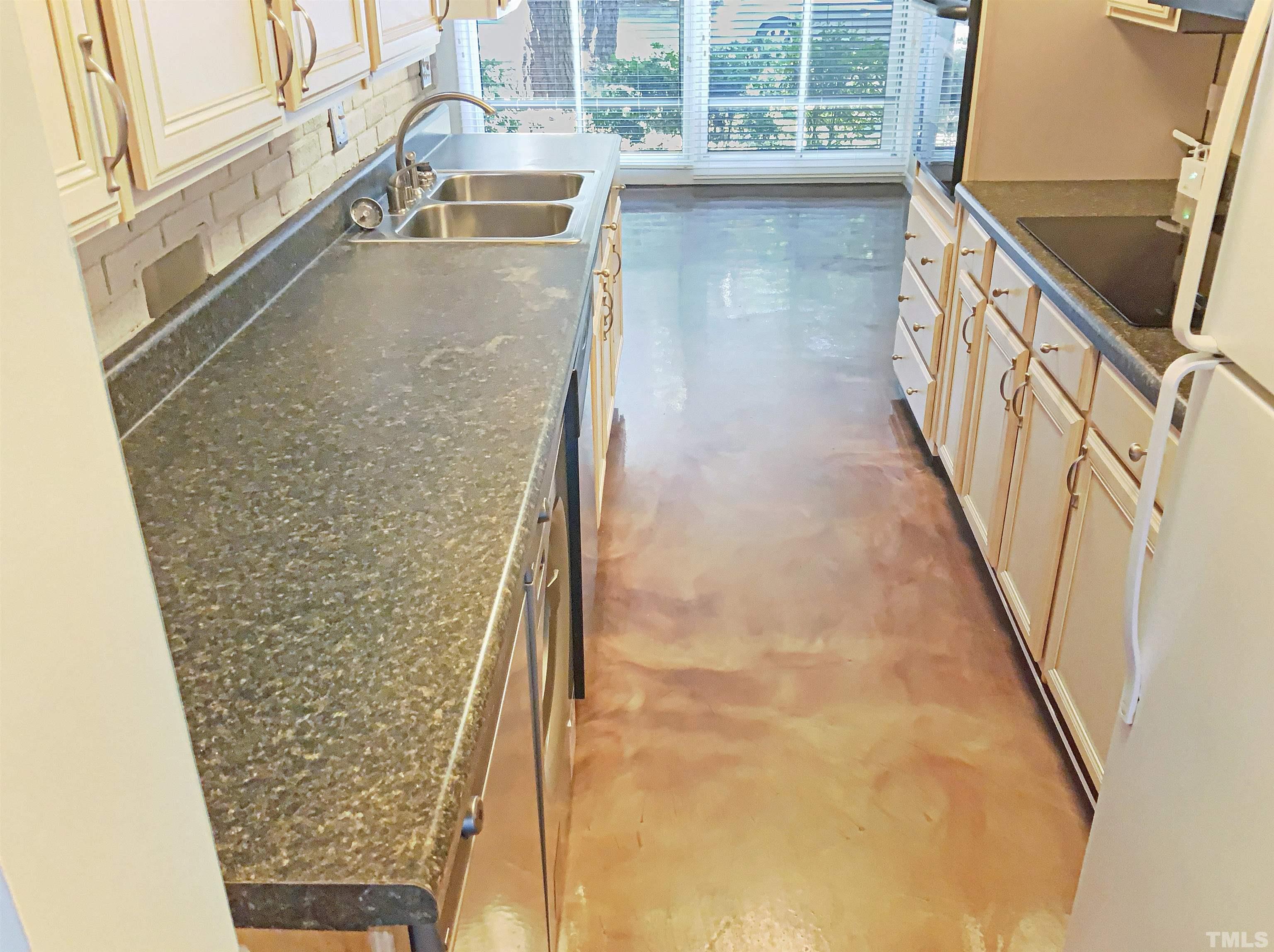 1710 Quail Ridge Road Raleigh, NC 27609 - Photo 8 of 16 a view of balcony with wooden floor