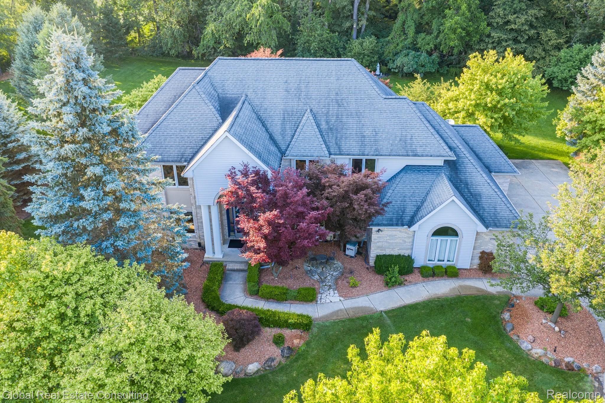 47756 Rochester Drive Novi, MI 48374 - Photo 1 of 62 ExteriorFront.JPG