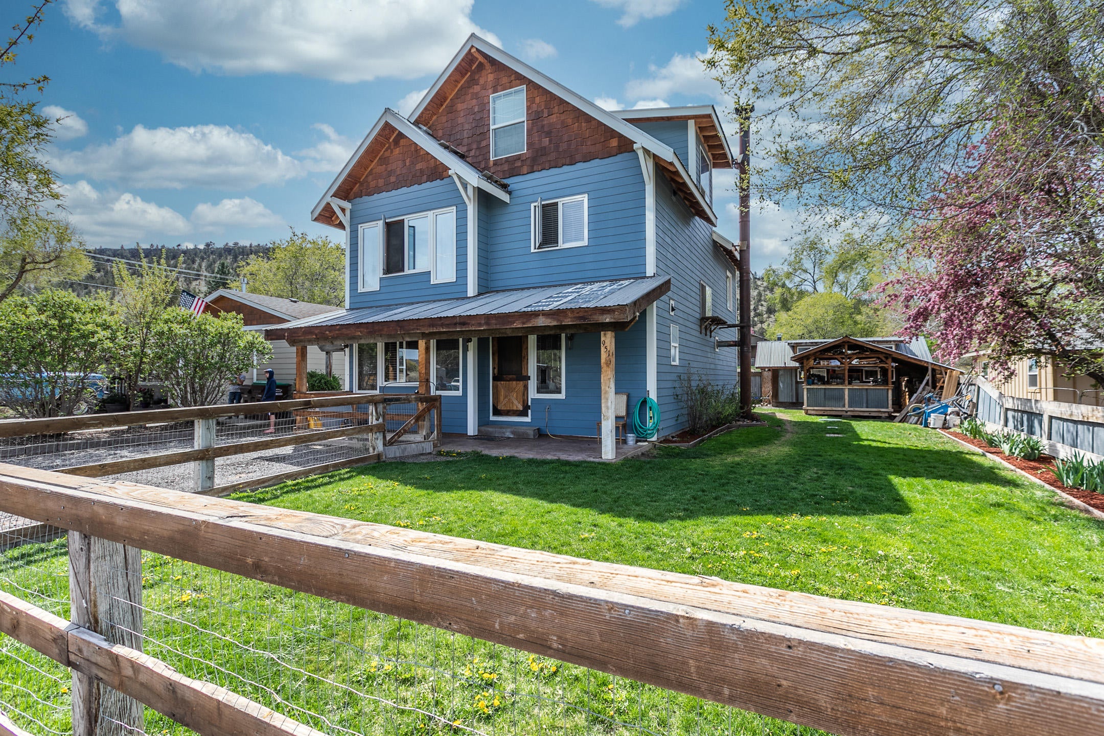 951 South Rimrock Road Prineville, OR 97754 - Photo 1 of 23 front of the home