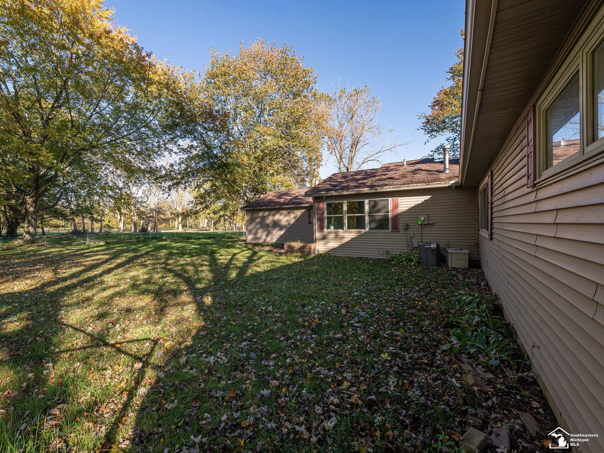 10711 Douglas Road Temperance, MI 48182 - Photo 38 of 41 50192182-94f31dc6-f5d2-4d39-a97f-490031143dcb.JPG