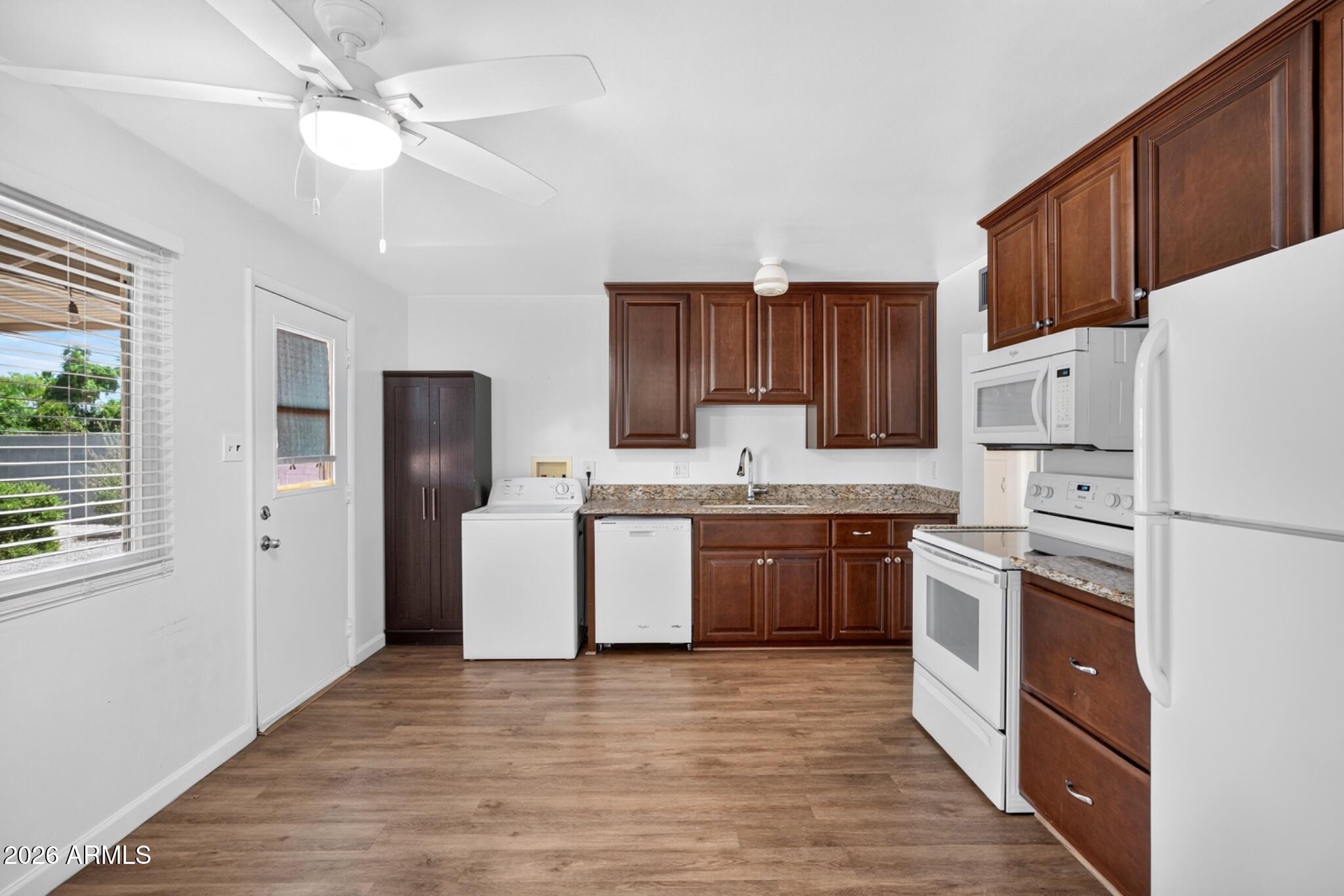 1711 South Roberts Road Tempe, AZ 85281 - Photo 8 of 36