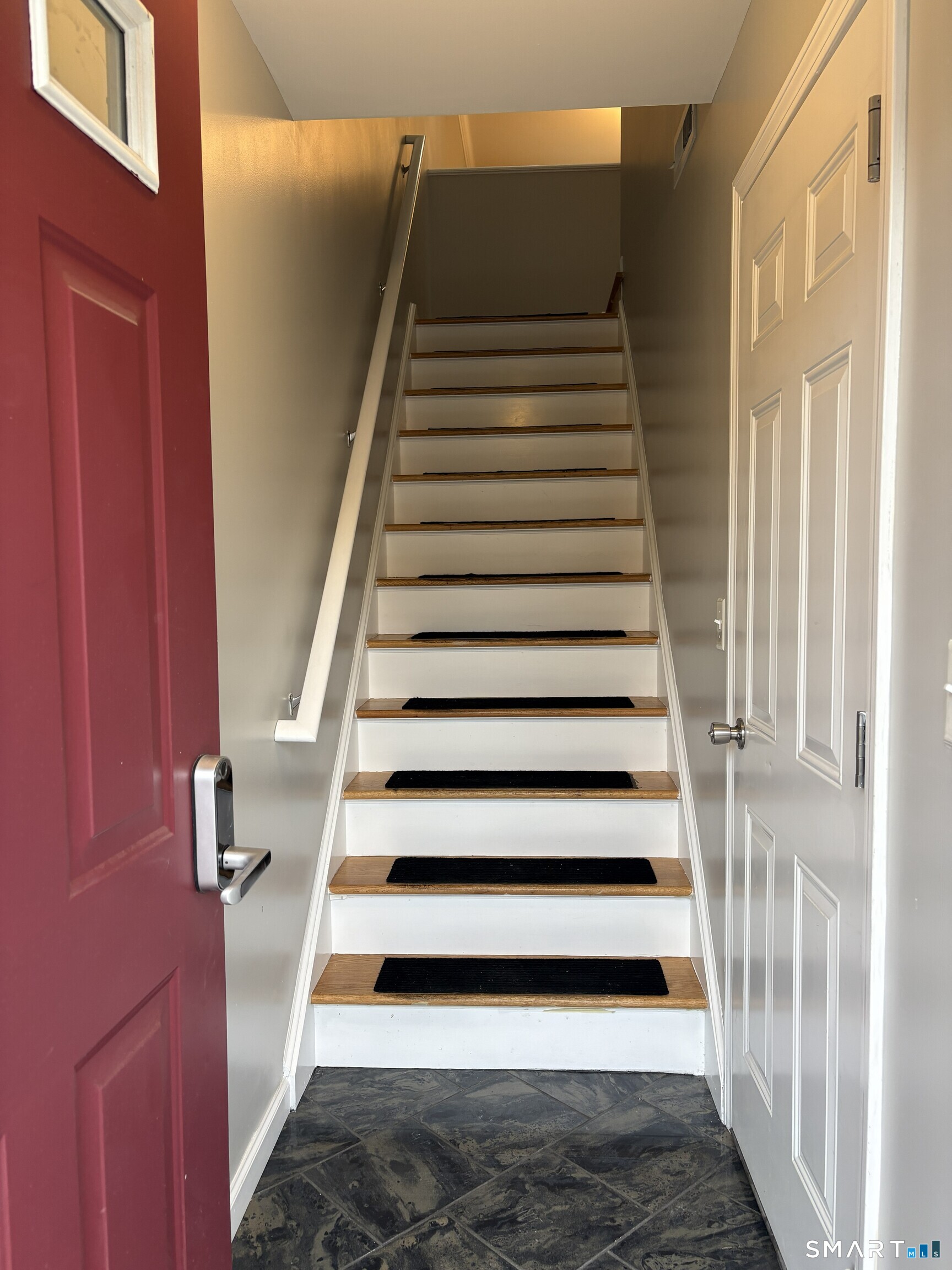 58 Leonard Street, Unit 204 Meriden, CT 06451 - Photo 2 of 26 Entrance