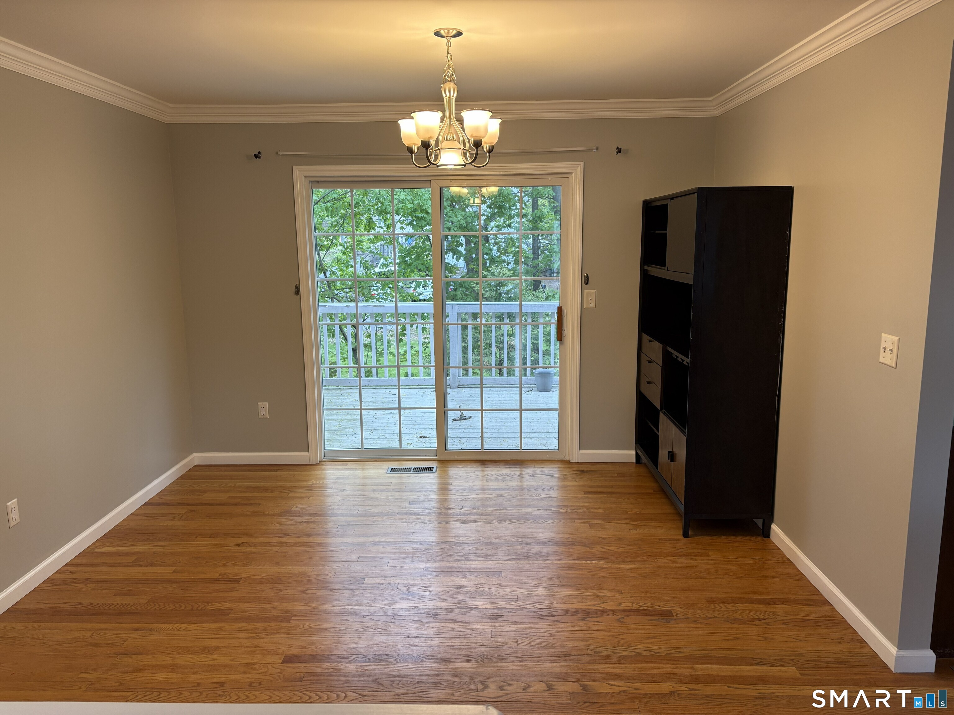 58 Leonard Street, Unit 204 Meriden, CT 06451 - Photo 3 of 26 Dining room