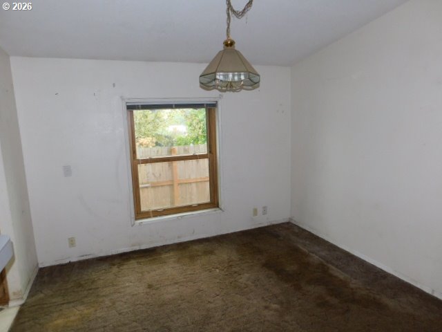 406 Chicago Street Northeast Albany, OR 97321 - Photo 9 of 19