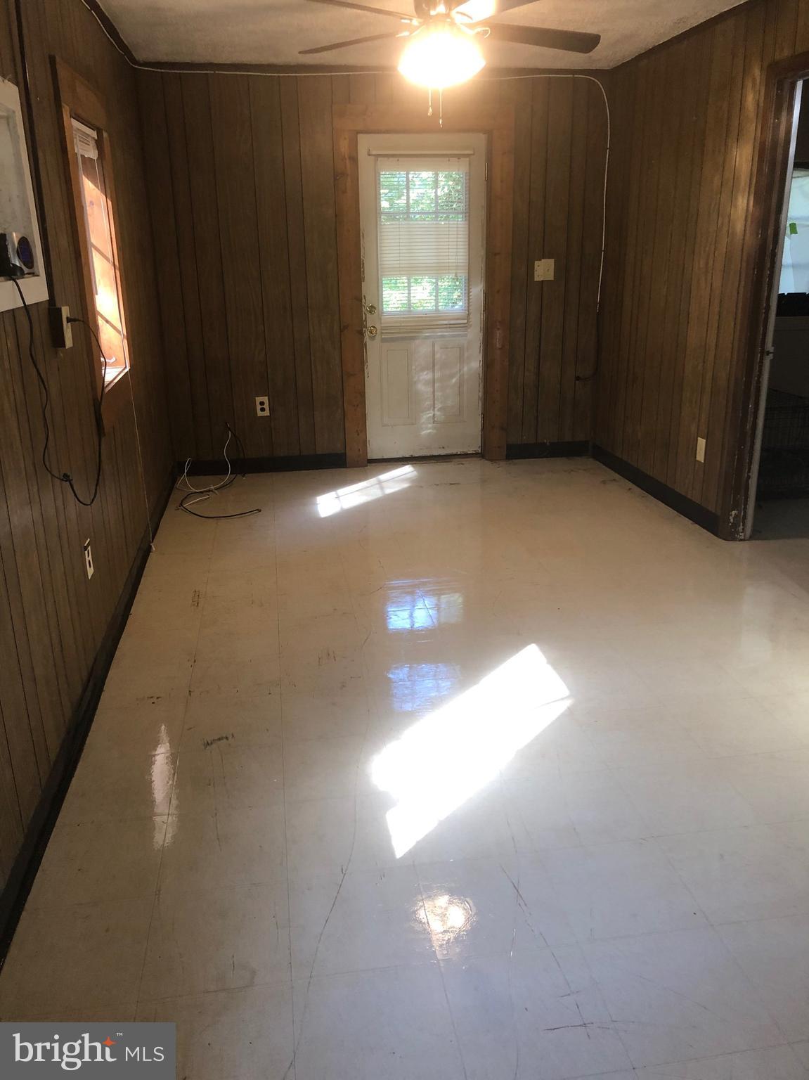 202 Truslow Road Fredericksburg, VA 22405 - Photo 6 of 10 living room