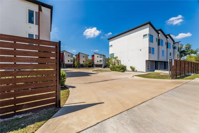 $2,995 | 1417 Kramer Lane, Unit 9, Austin, TX 78758