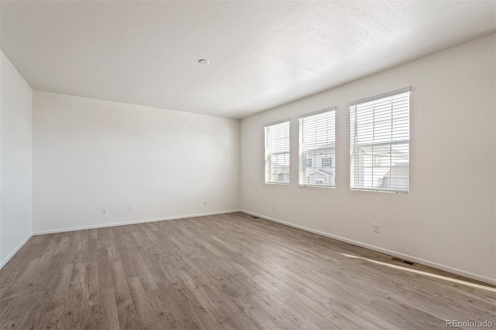 1383 Sun River Road Berthoud, CO 80513 - Photo 3 of 31 Gallery Image 3
