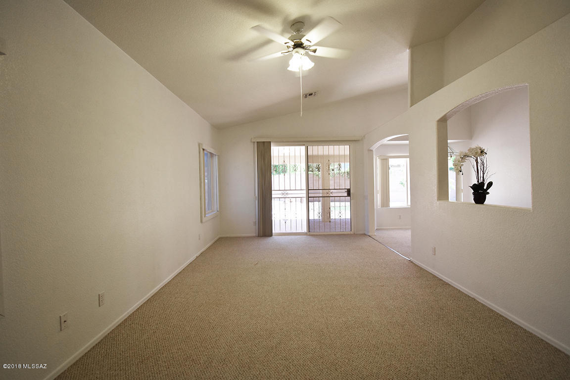 12144 North Seasons Loop Tucson, AZ 85755 - Photo 6 of 37