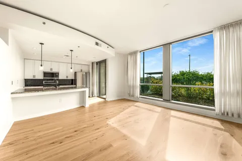 $495,000 | 900 20th Avenue South, Unit 604, Nashville, TN 37212