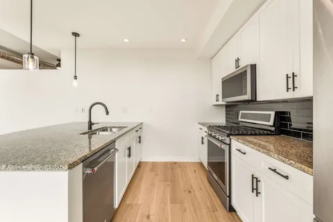 $495,000 | 900 20th Avenue South, Unit 604, Nashville, TN 37212