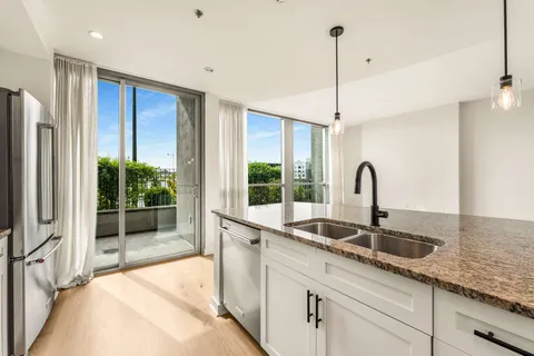 $495,000 | 900 20th Avenue South, Unit 604, Nashville, TN 37212