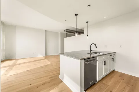 $495,000 | 900 20th Avenue South, Unit 604, Nashville, TN 37212