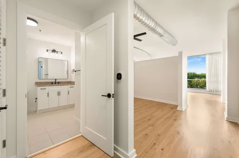 $495,000 | 900 20th Avenue South, Unit 604, Nashville, TN 37212