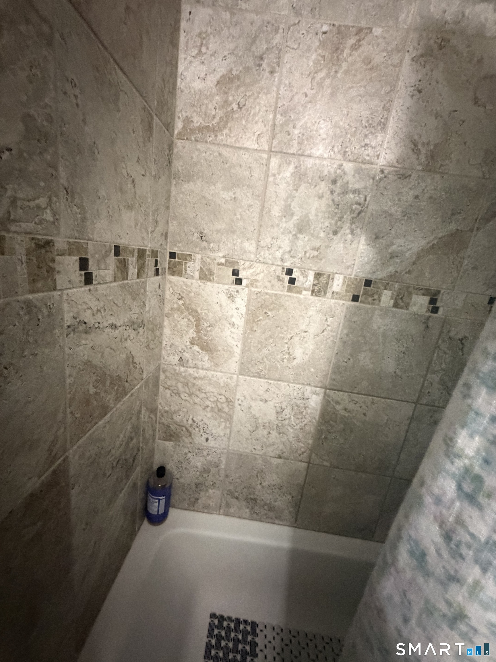 75 Elizabeth Avenue Bloomfield, CT 06002 - Photo 14 of 17 a bathroom with a shower