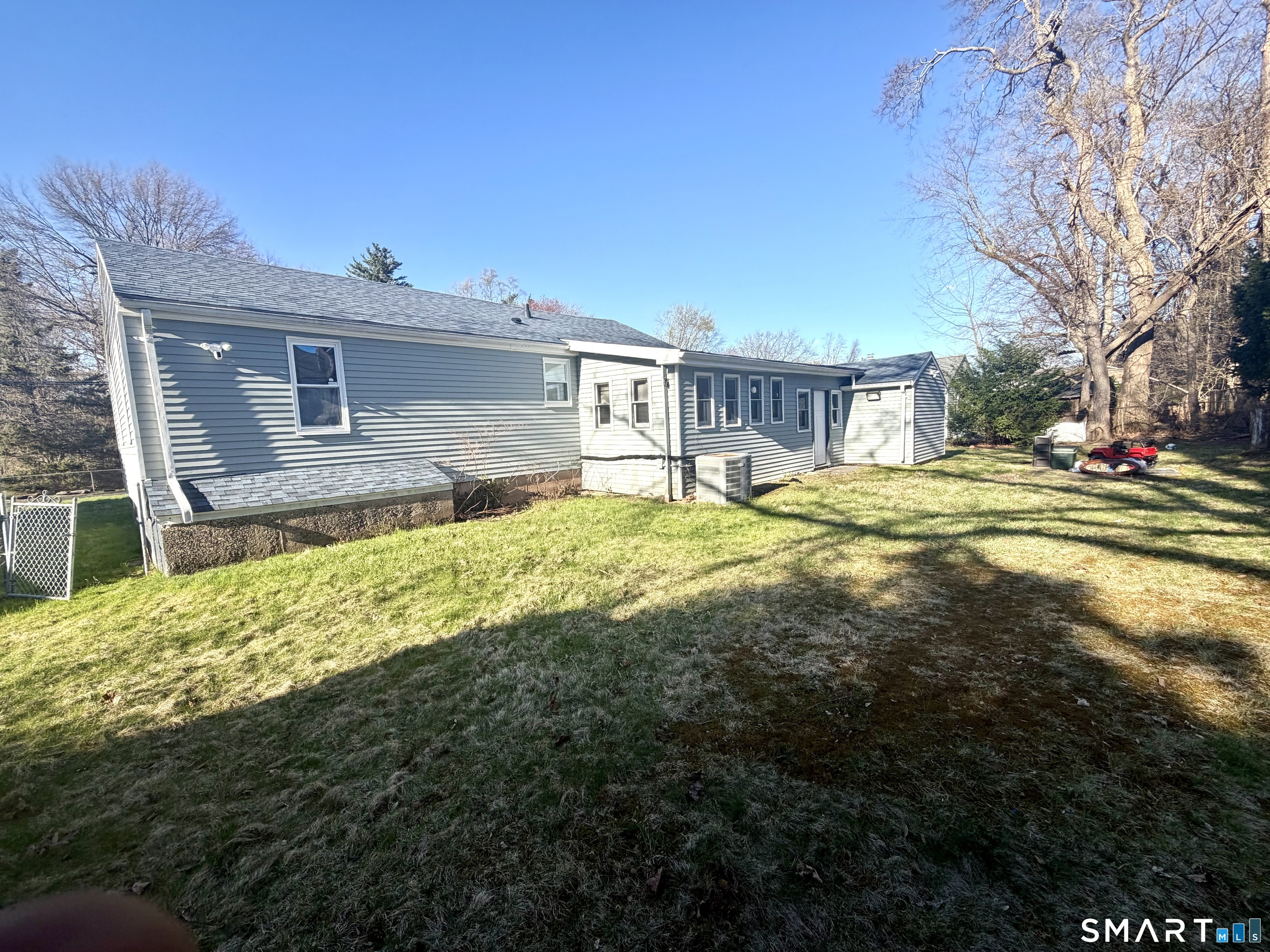 75 Elizabeth Avenue Bloomfield, CT 06002 - Photo 16 of 17 a house view with a garden space
